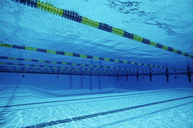 В одном из оренбургских фитнес-клубов в бассейне умер мужчина